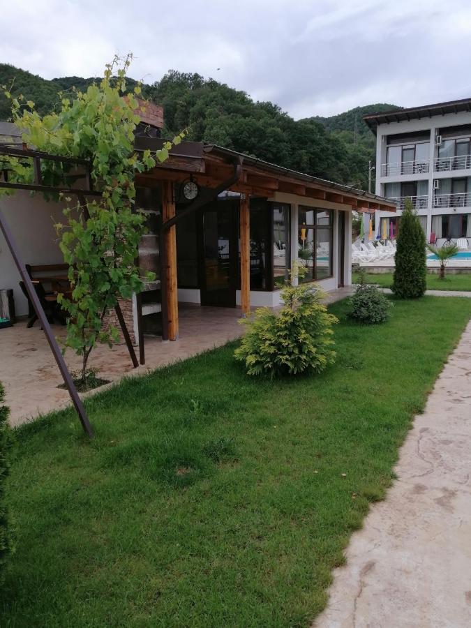 Vila Hercules Dubova Exterior foto