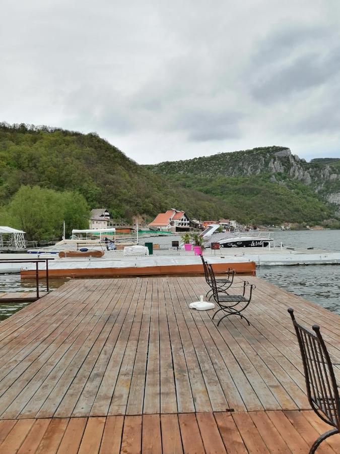 Vila Hercules Dubova Exterior foto