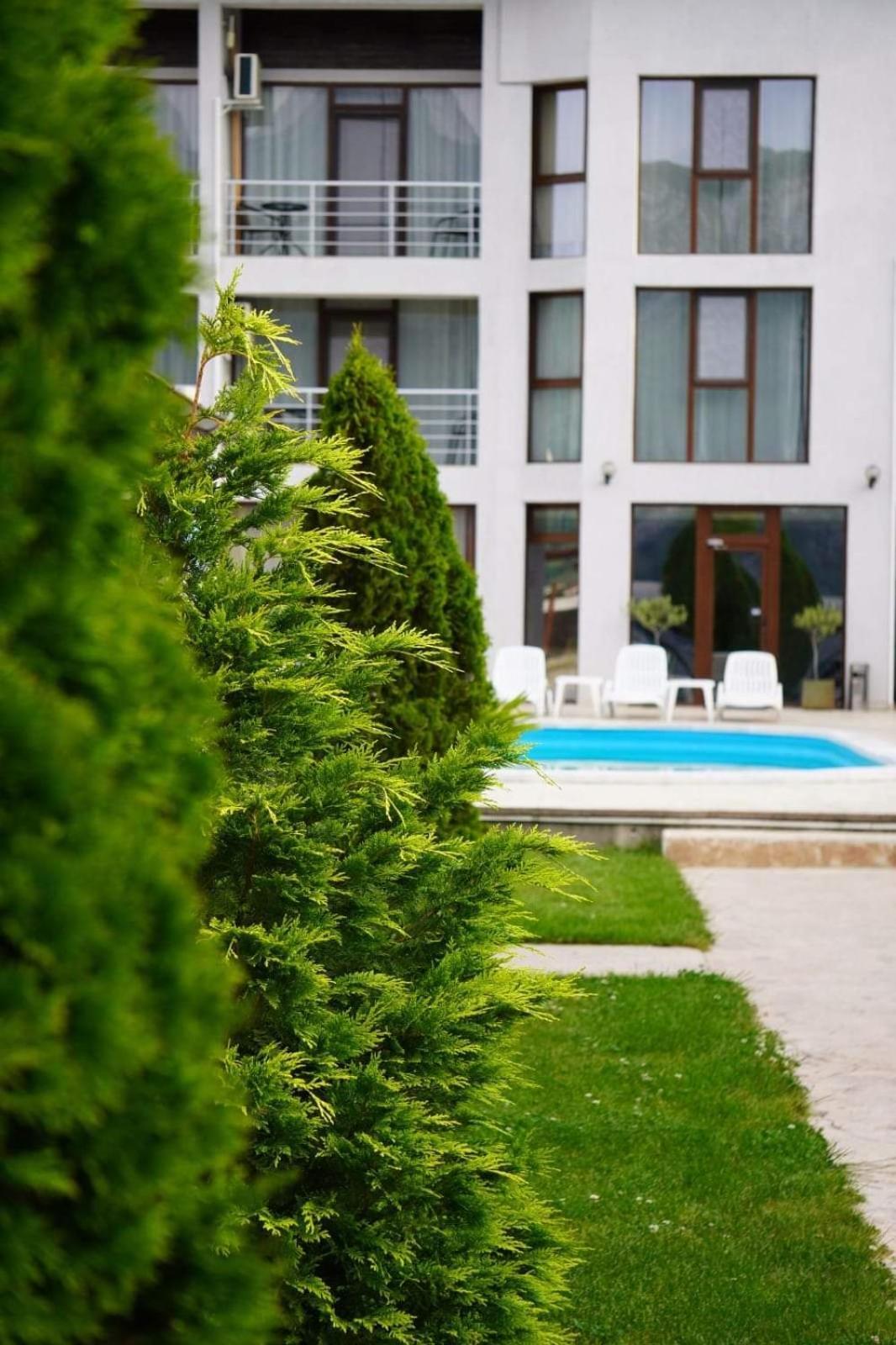 Vila Hercules Dubova Exterior foto