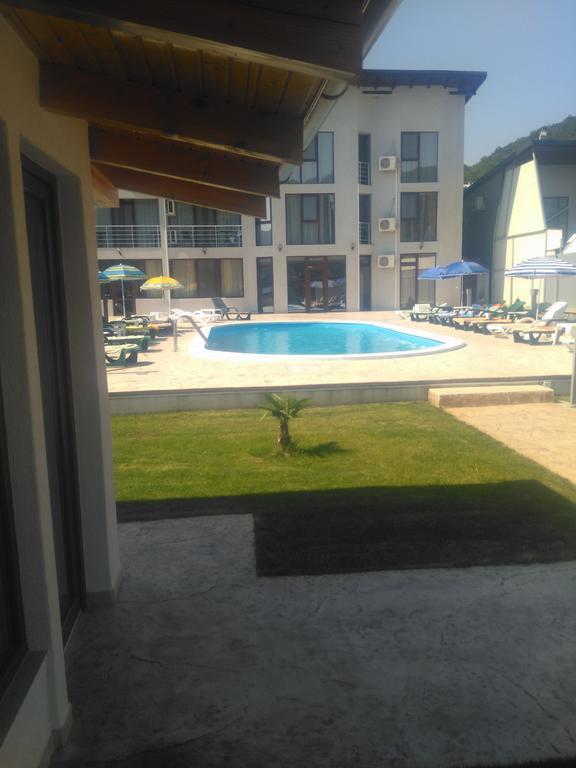 Vila Hercules Dubova Exterior foto