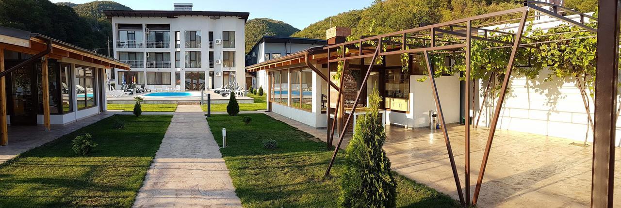 Vila Hercules Dubova Exterior foto