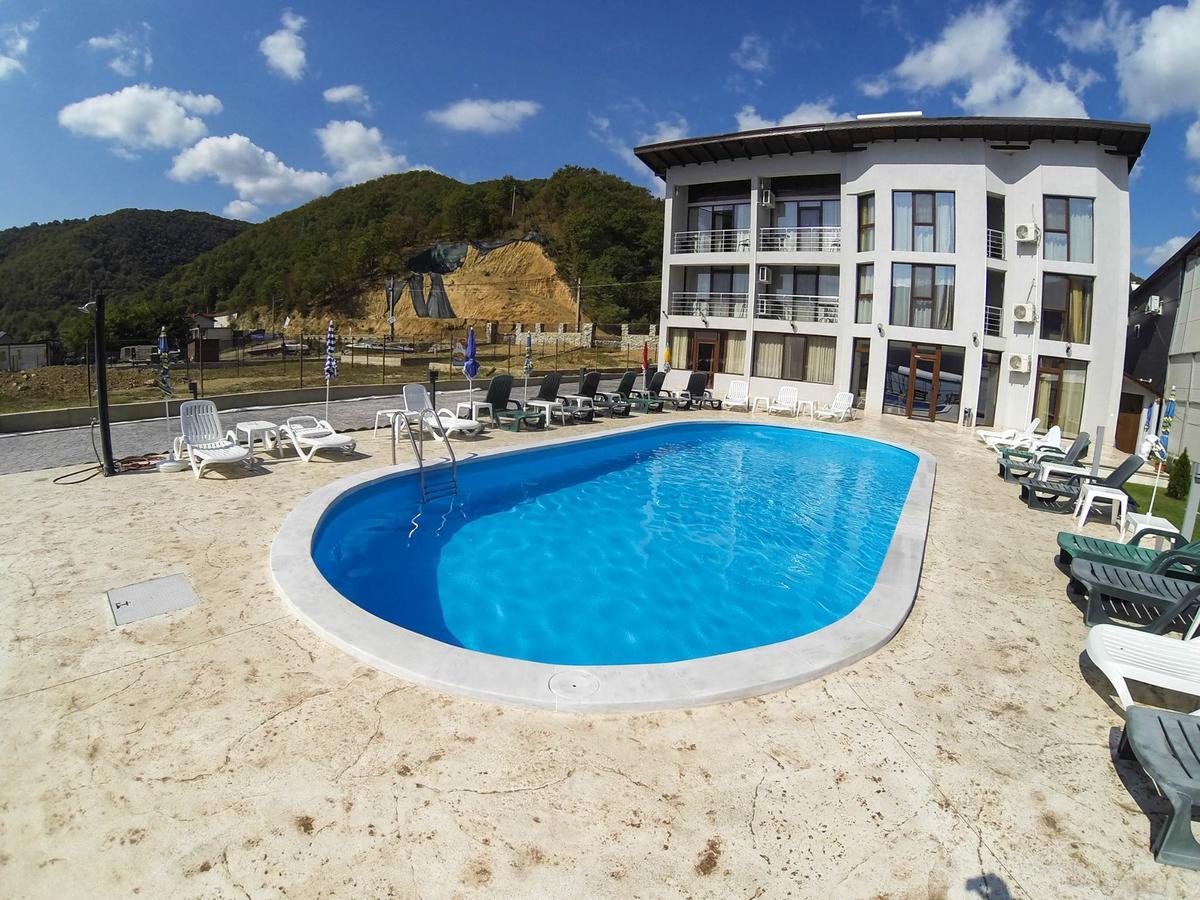 Vila Hercules Dubova Exterior foto