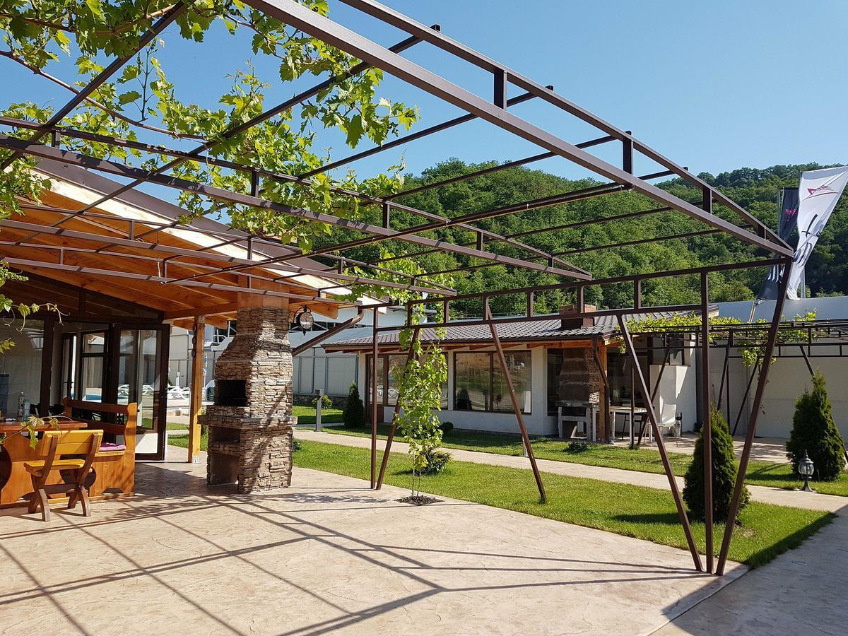 Vila Hercules Dubova Exterior foto