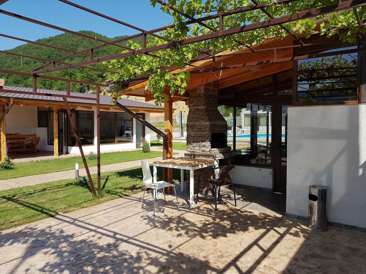 Vila Hercules Dubova Exterior foto